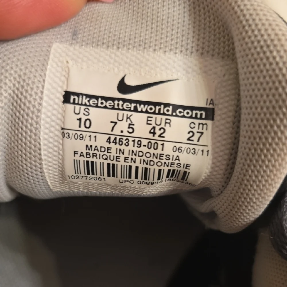 Nike Black and White Classic Sneakers Men Size 10